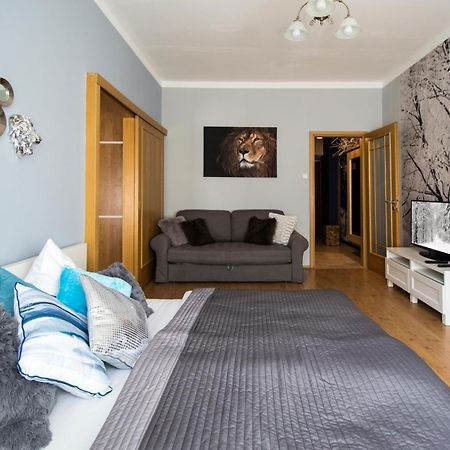 Main Prague Square Apartments Sauna And Fireplace מראה חיצוני תמונה