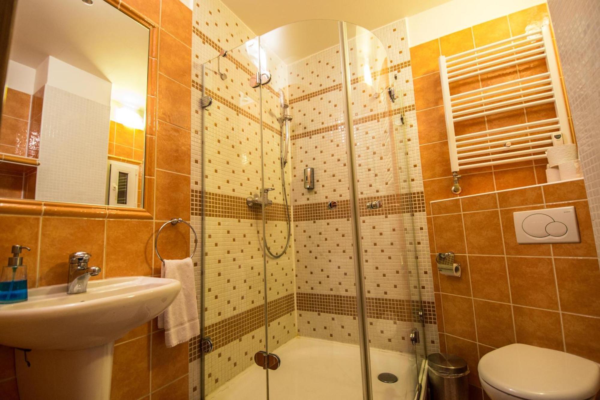 Main Prague Square Apartments Sauna And Fireplace מראה חיצוני תמונה