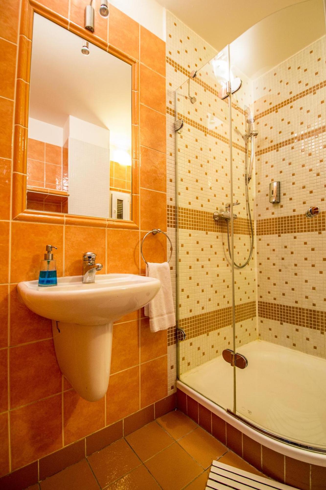 Main Prague Square Apartments Sauna And Fireplace מראה חיצוני תמונה