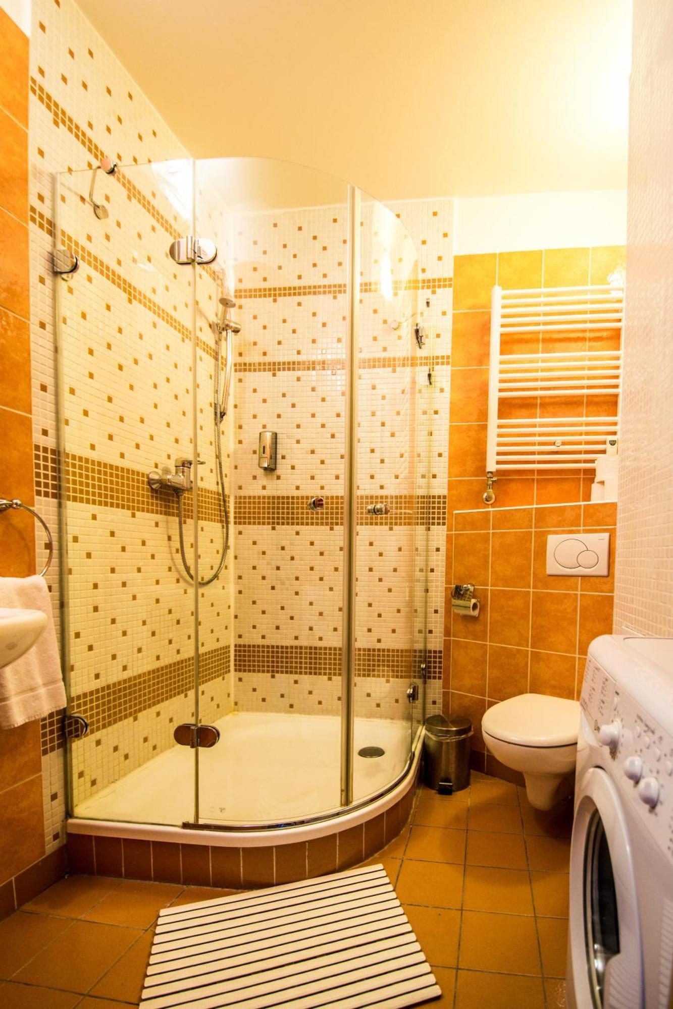 Main Prague Square Apartments Sauna And Fireplace מראה חיצוני תמונה