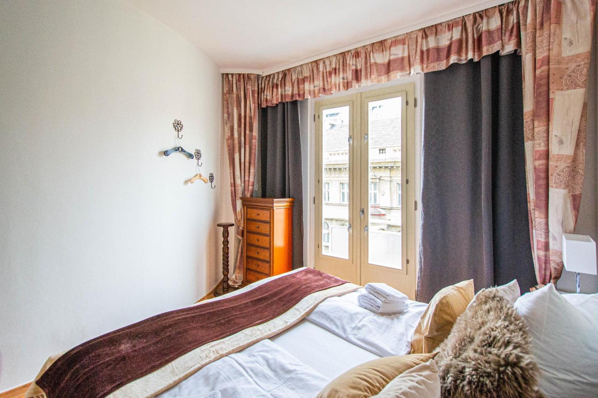 Main Prague Square Apartments Sauna And Fireplace מראה חיצוני תמונה