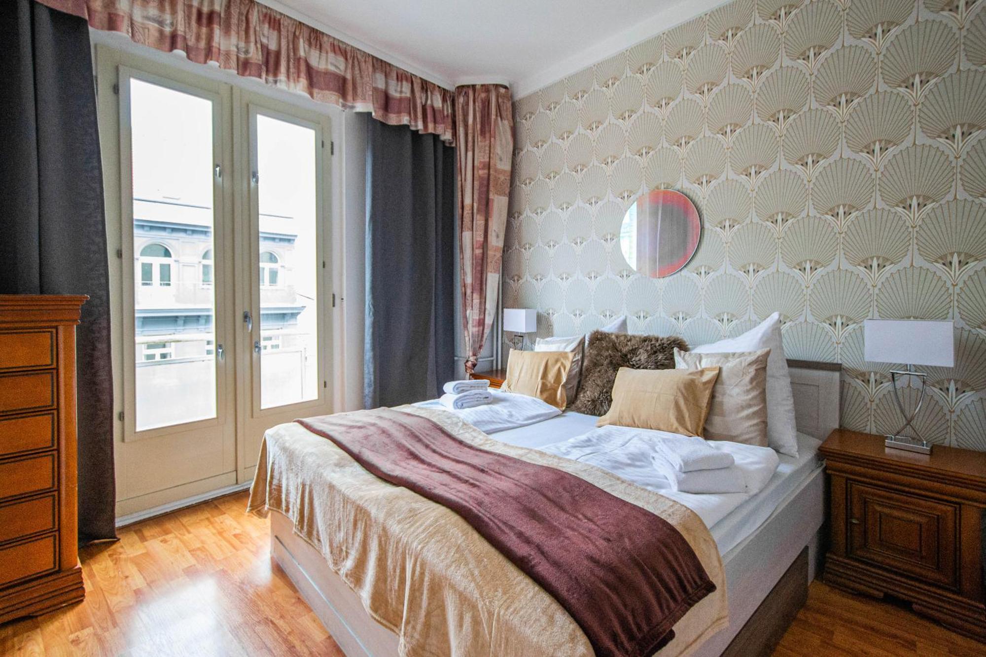 Main Prague Square Apartments Sauna And Fireplace מראה חיצוני תמונה
