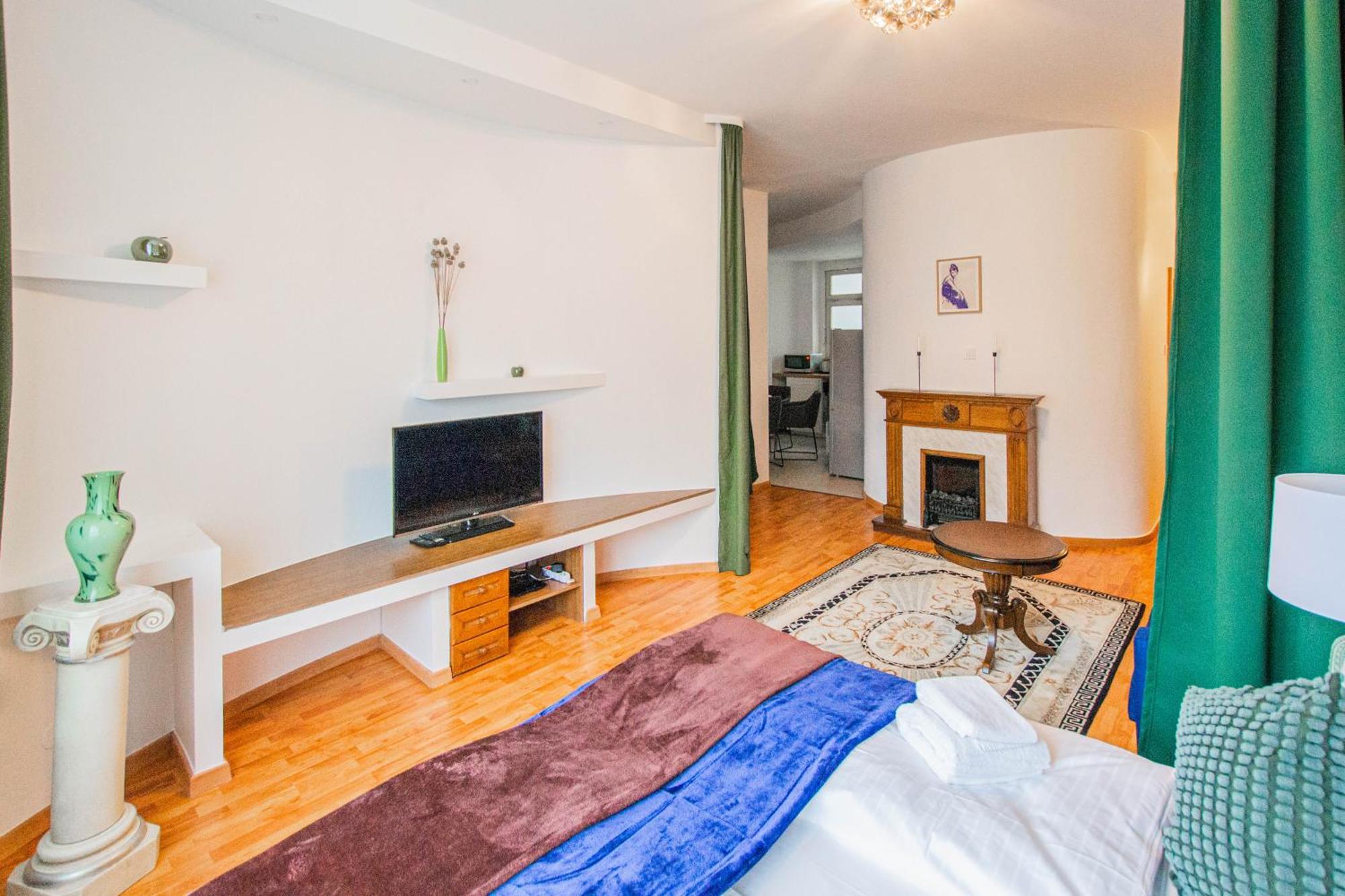 Main Prague Square Apartments Sauna And Fireplace מראה חיצוני תמונה